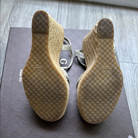 Gucci Cream Sandals with Wedge Heel and Ankle Strap - Picture 12 of 13